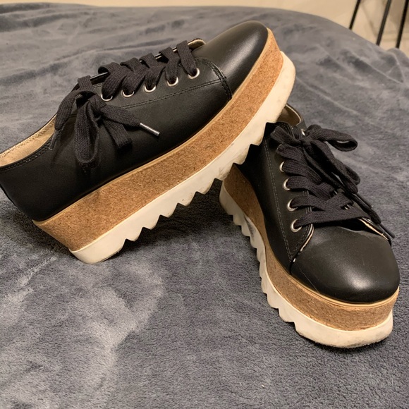 Steve Madden Shoes - 🌷Steve Madden Korrie Platform shoes